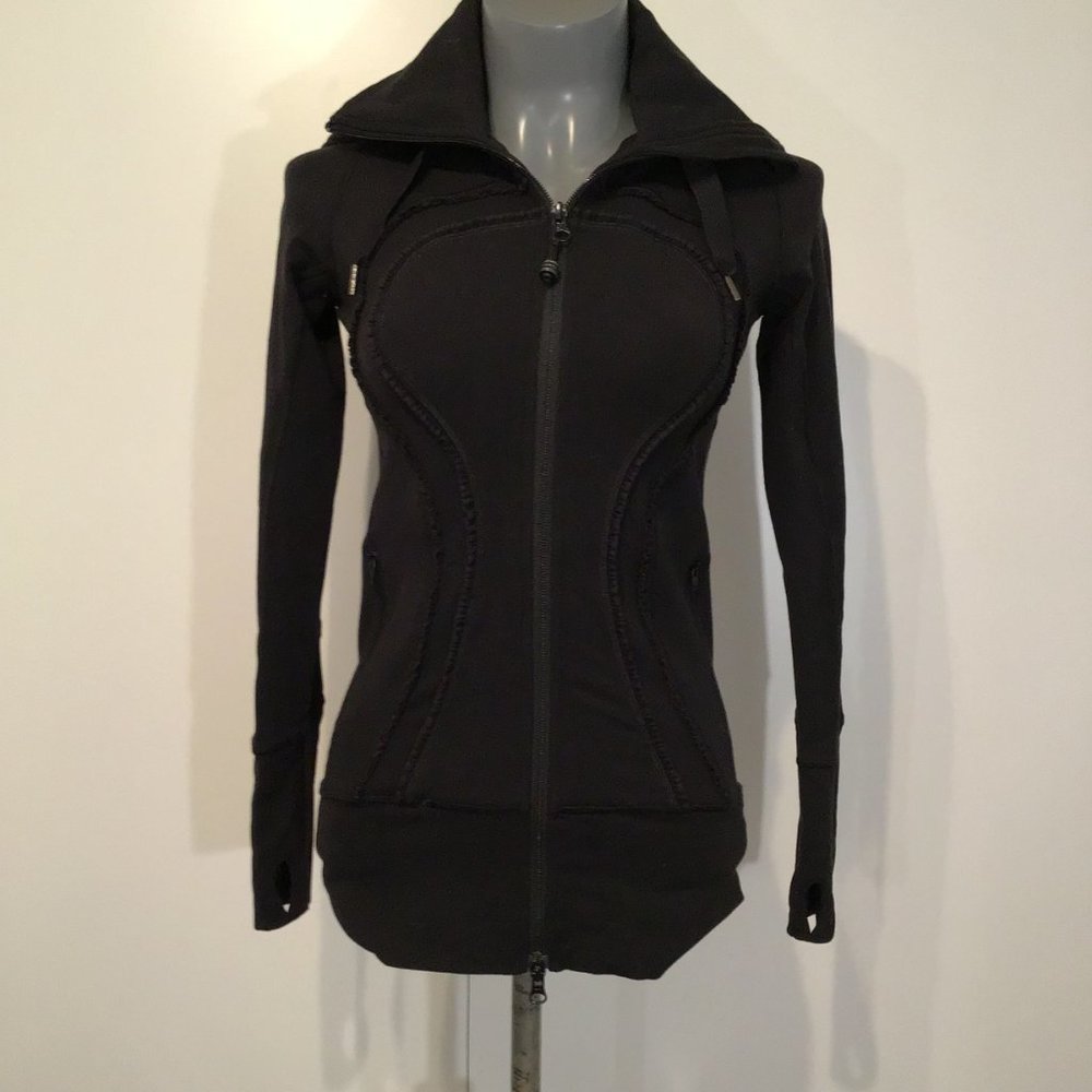 Lululemon Stride Jacket with Ruffle Trim in Black Size 2